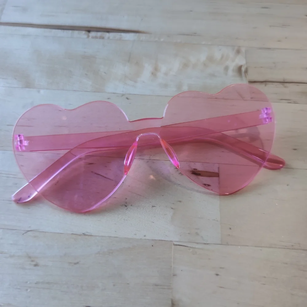 ✨ Heart-Shaped Pink Kids Sunglasses